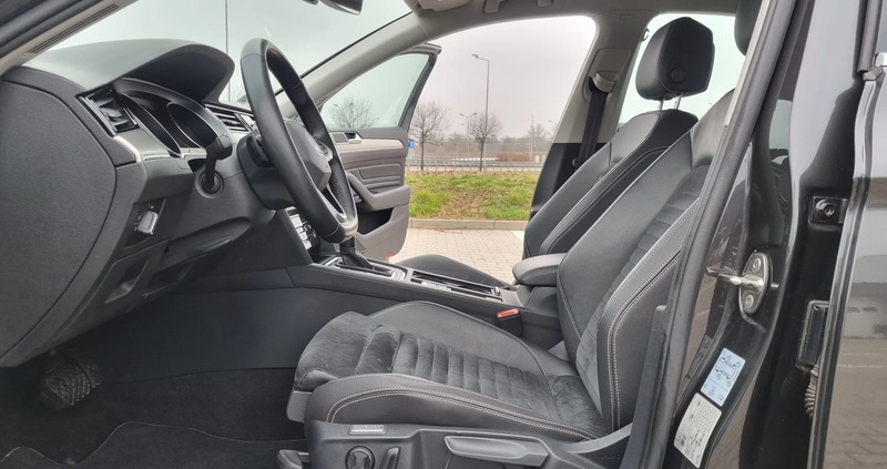 Volkswagen Passat cena 86999 przebieg: 132000, rok produkcji 2020 z Kalisz małe 407